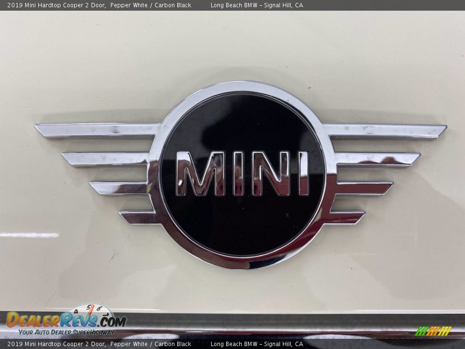 2019 Mini Hardtop Cooper 2 Door Pepper White / Carbon Black Photo #8