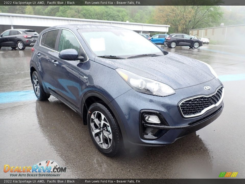 Front 3/4 View of 2022 Kia Sportage LX AWD Photo #3