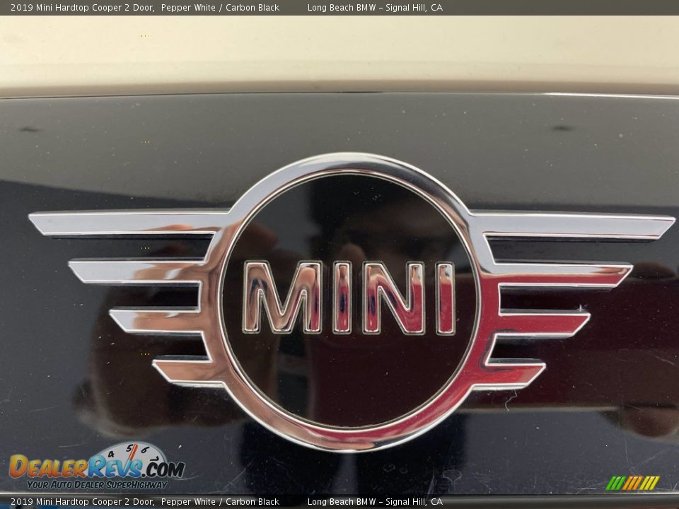 2019 Mini Hardtop Cooper 2 Door Pepper White / Carbon Black Photo #10