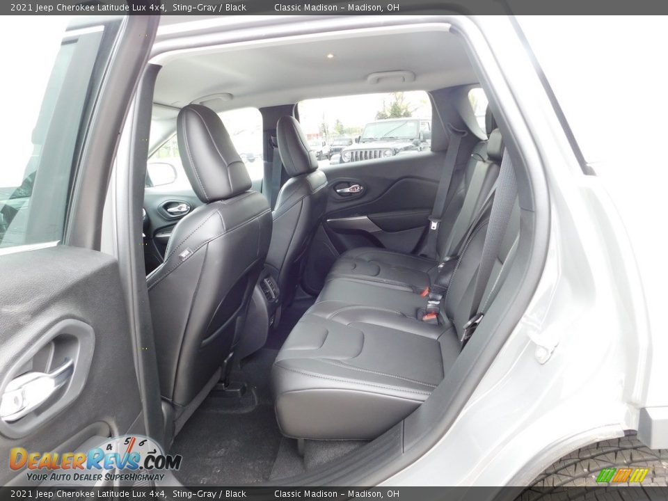 2021 Jeep Cherokee Latitude Lux 4x4 Sting-Gray / Black Photo #7