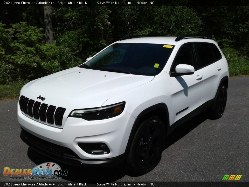 2021 Jeep Cherokee Altitude 4x4 Bright White / Black Photo #2