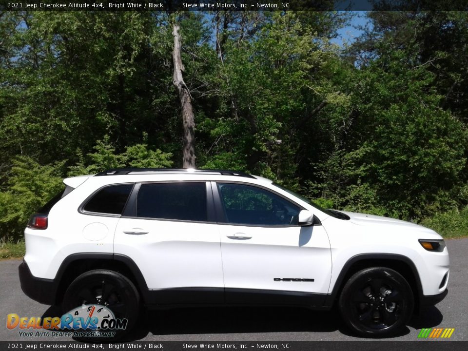 2021 Jeep Cherokee Altitude 4x4 Bright White / Black Photo #5