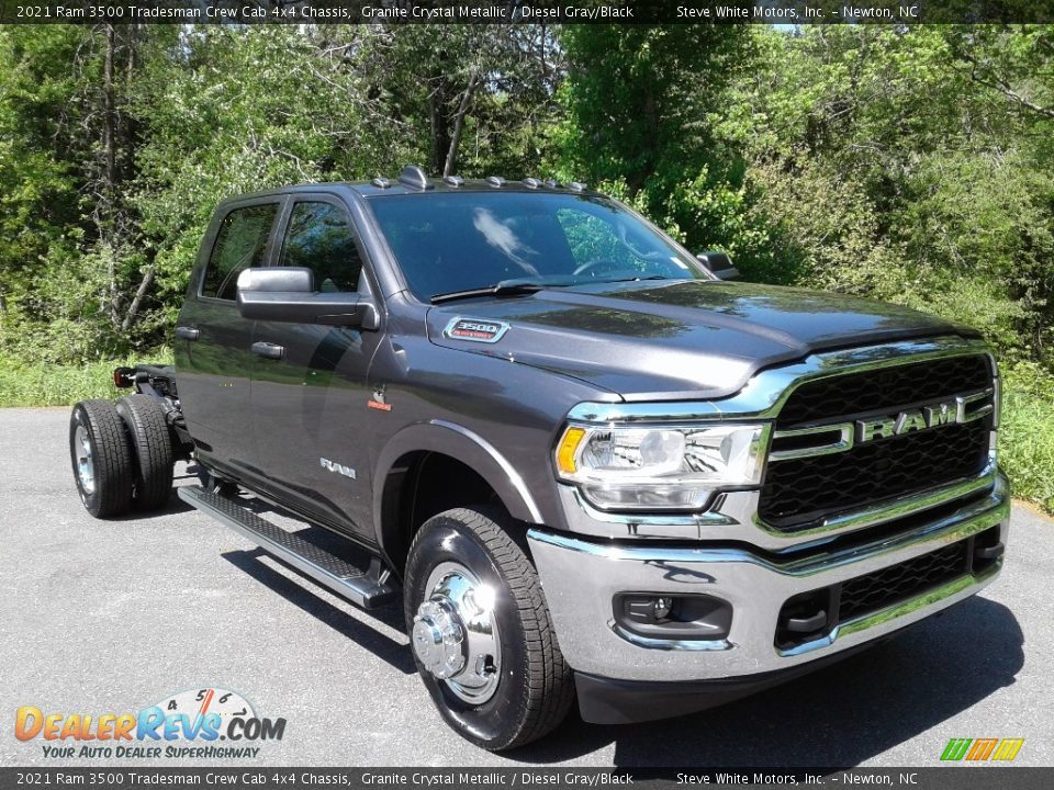 Front 3/4 View of 2021 Ram 3500 Tradesman Crew Cab 4x4 Chassis Photo #4