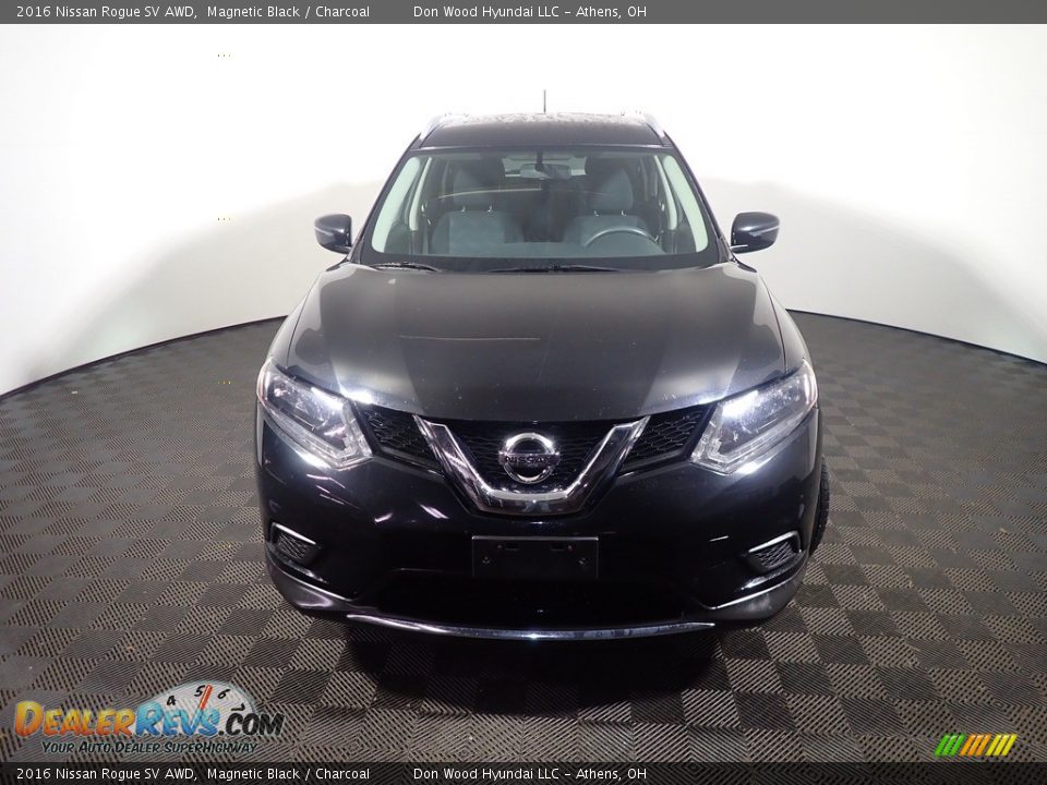 2016 Nissan Rogue SV AWD Magnetic Black / Charcoal Photo #5