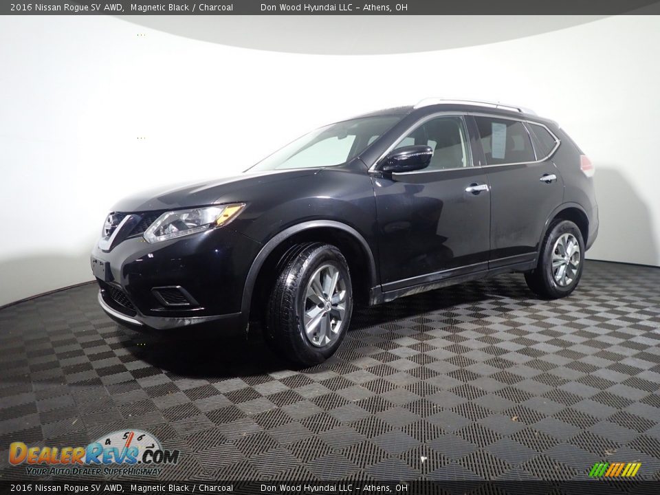 2016 Nissan Rogue SV AWD Magnetic Black / Charcoal Photo #8