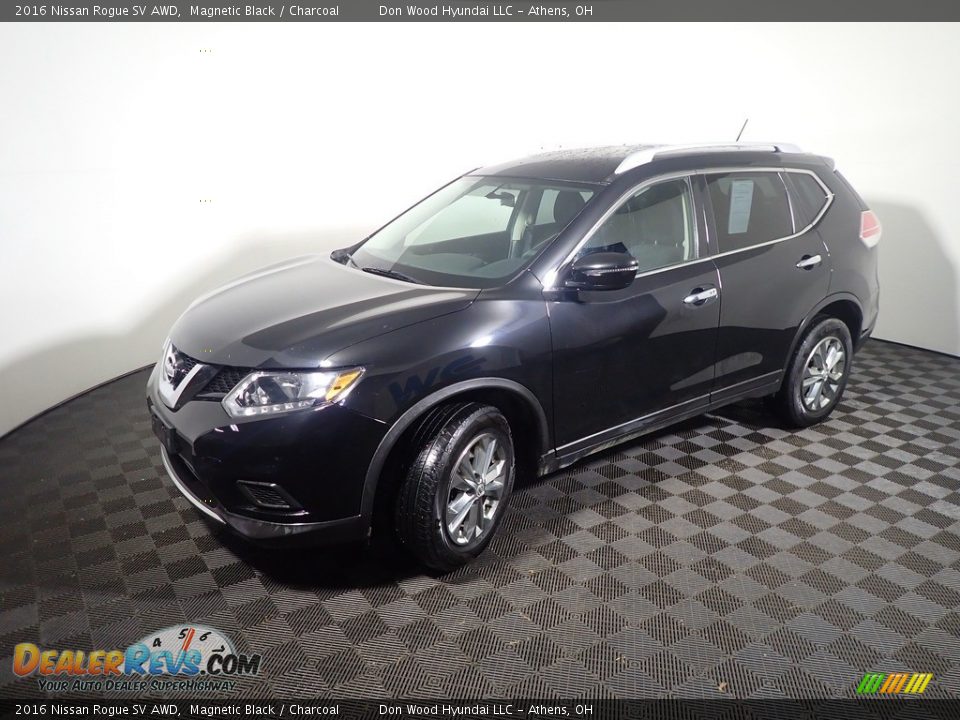 2016 Nissan Rogue SV AWD Magnetic Black / Charcoal Photo #9