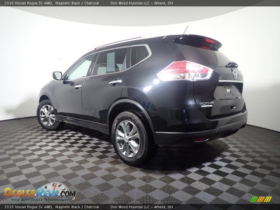 2016 Nissan Rogue SV AWD Magnetic Black / Charcoal Photo #11
