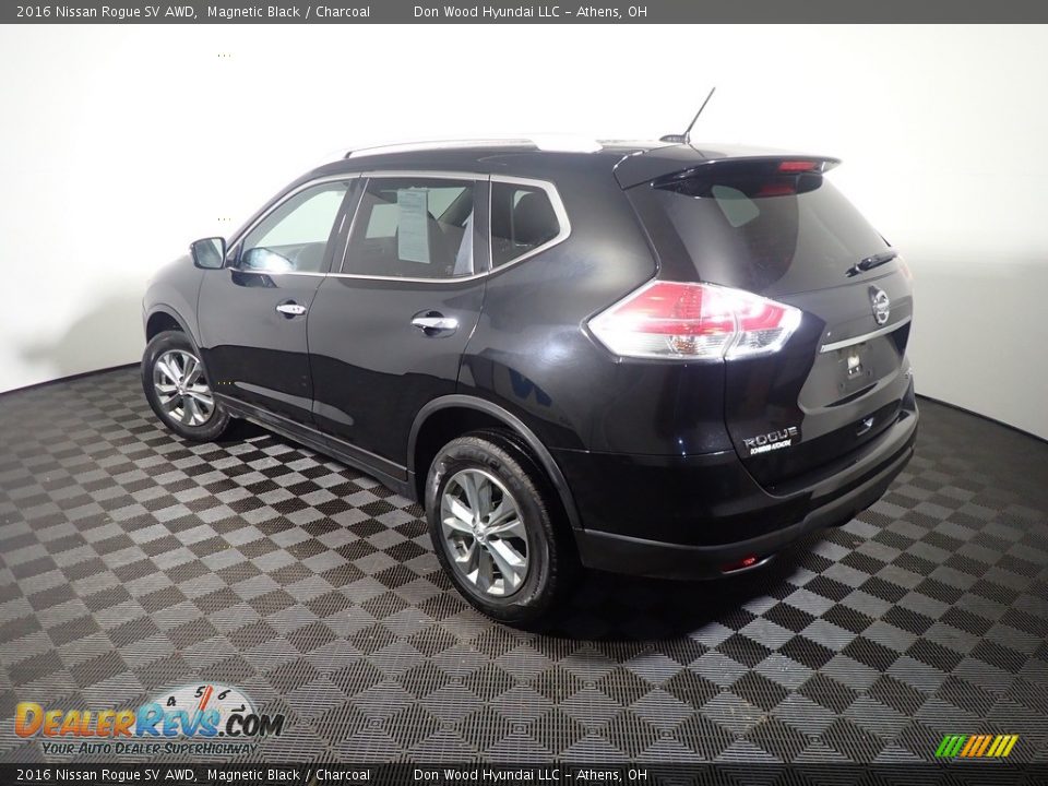 2016 Nissan Rogue SV AWD Magnetic Black / Charcoal Photo #12