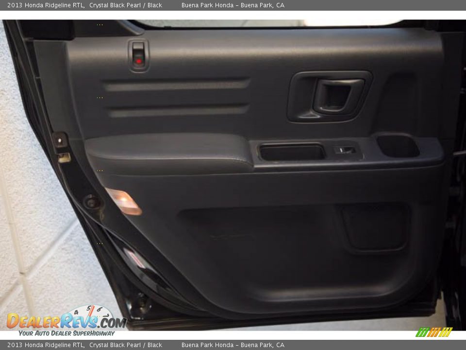 2013 Honda Ridgeline RTL Crystal Black Pearl / Black Photo #31