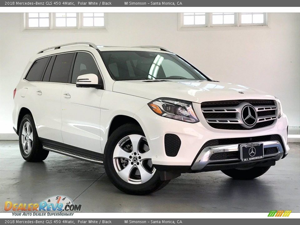 Front 3/4 View of 2018 Mercedes-Benz GLS 450 4Matic Photo #34