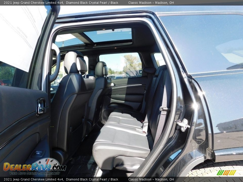 2021 Jeep Grand Cherokee Limited 4x4 Diamond Black Crystal Pearl / Black Photo #7
