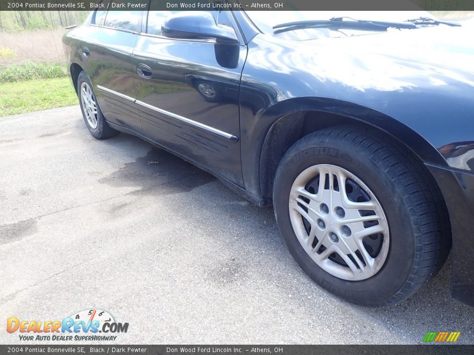 2004 Pontiac Bonneville SE Black / Dark Pewter Photo #3