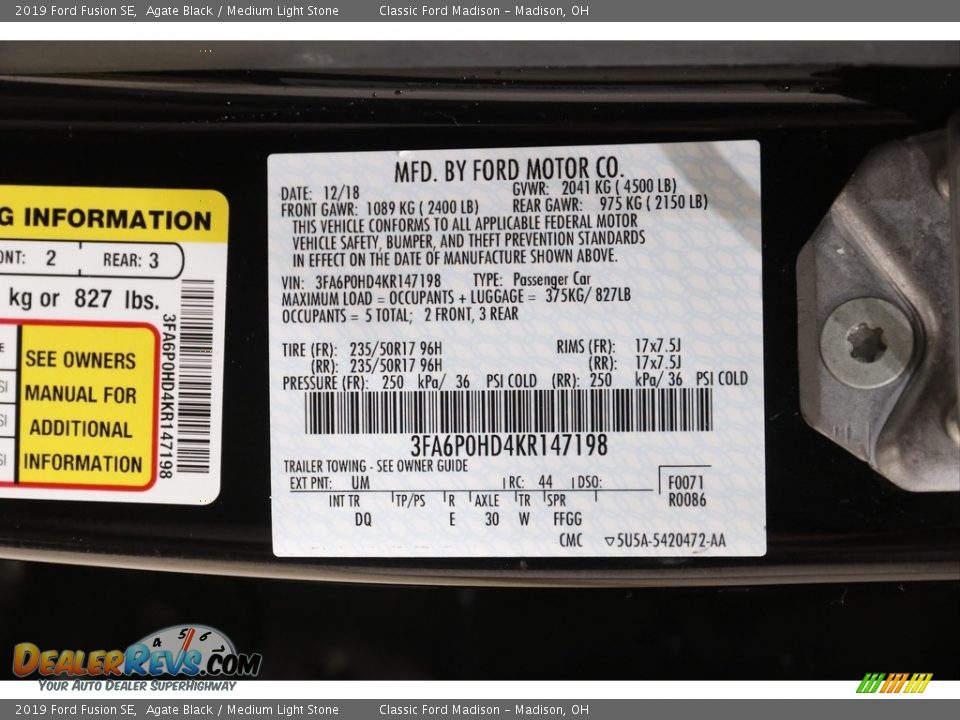 2019 Ford Fusion SE Agate Black / Medium Light Stone Photo #18