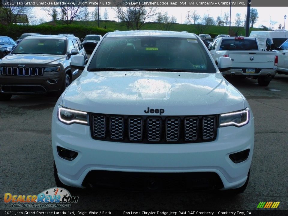2021 Jeep Grand Cherokee Laredo 4x4 Bright White / Black Photo #2