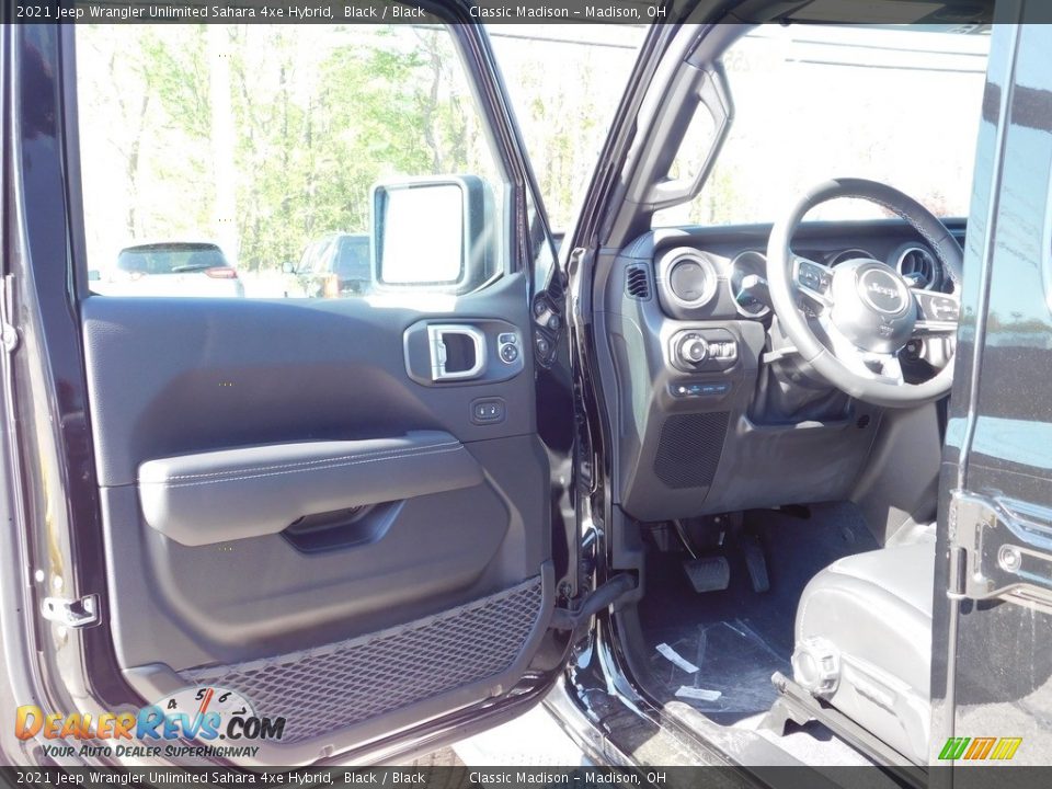 2021 Jeep Wrangler Unlimited Sahara 4xe Hybrid Black / Black Photo #8