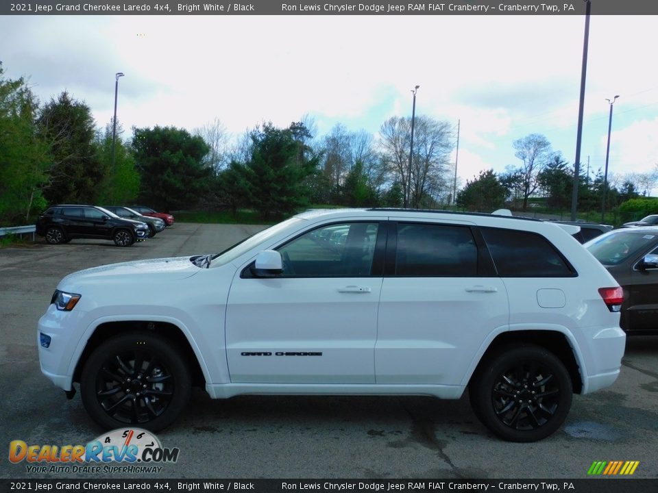 2021 Jeep Grand Cherokee Laredo 4x4 Bright White / Black Photo #9