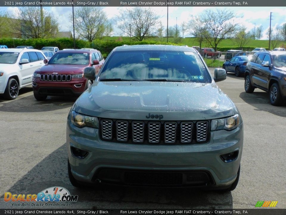 2021 Jeep Grand Cherokee Laredo 4x4 Sting-Gray / Black Photo #2