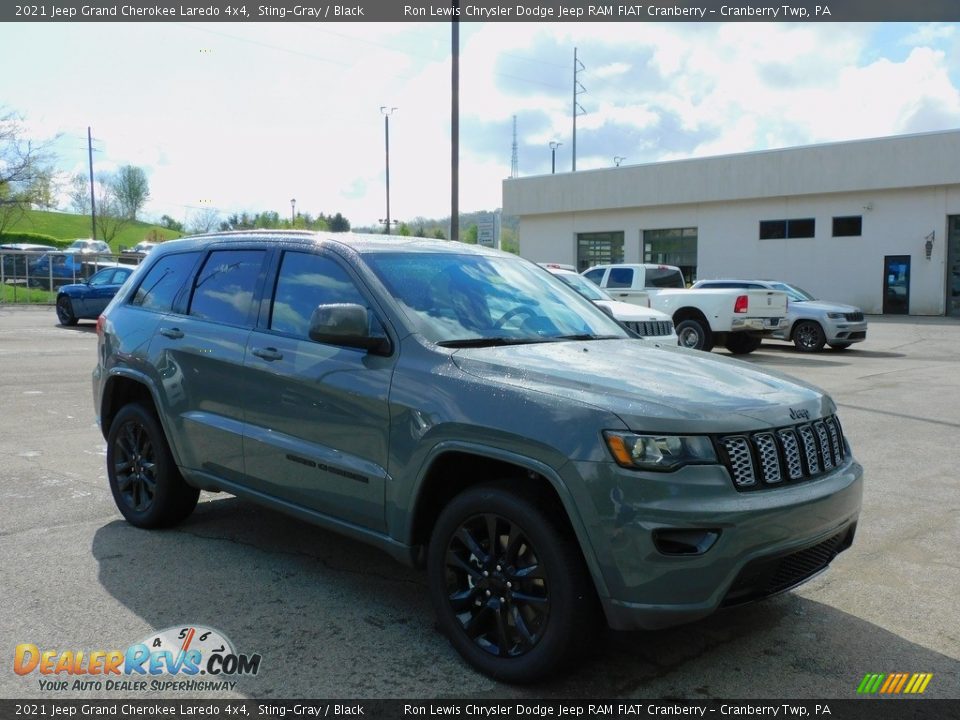 2021 Jeep Grand Cherokee Laredo 4x4 Sting-Gray / Black Photo #3