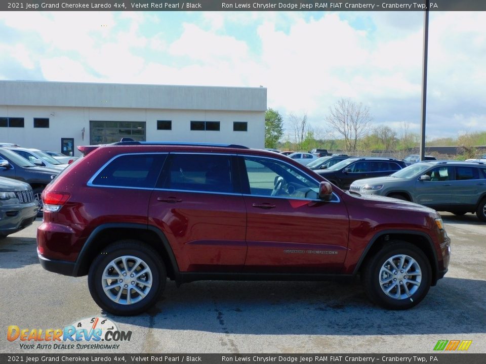 2021 Jeep Grand Cherokee Laredo 4x4 Velvet Red Pearl / Black Photo #4