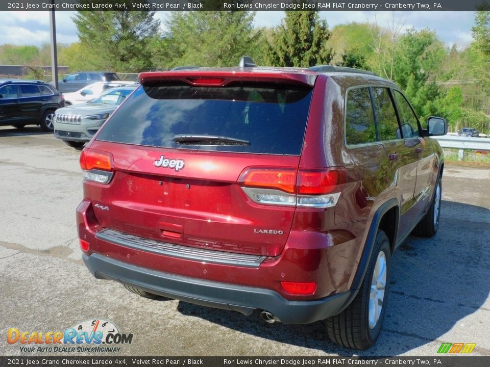 2021 Jeep Grand Cherokee Laredo 4x4 Velvet Red Pearl / Black Photo #5