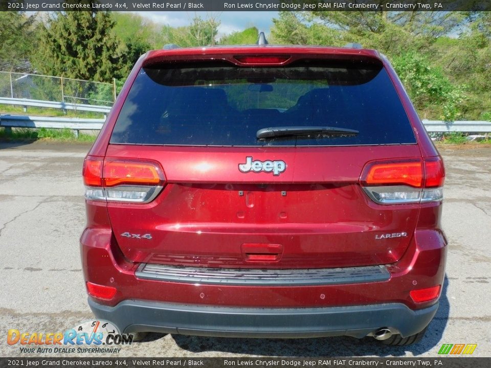2021 Jeep Grand Cherokee Laredo 4x4 Velvet Red Pearl / Black Photo #6