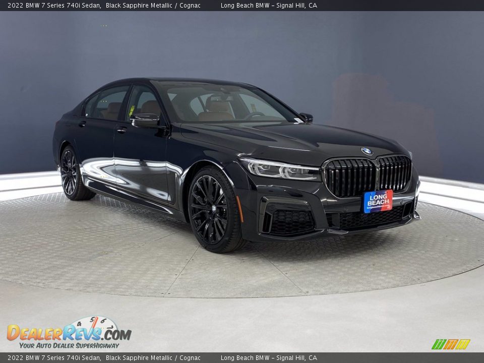 Front 3/4 View of 2022 BMW 7 Series 740i Sedan Photo #27