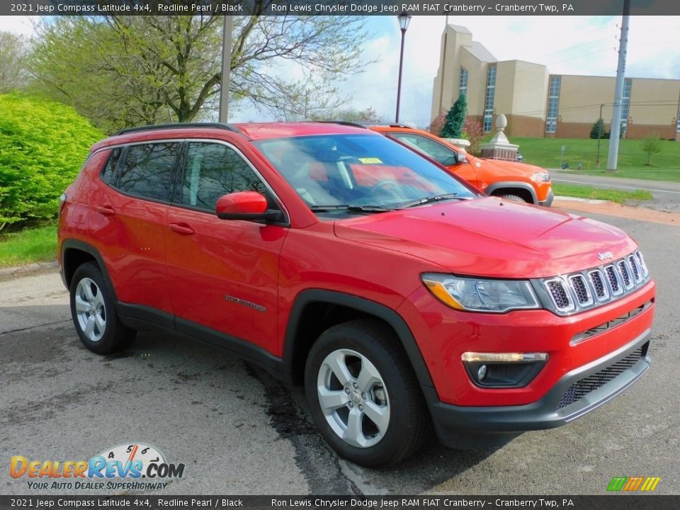 Front 3/4 View of 2021 Jeep Compass Latitude 4x4 Photo #3