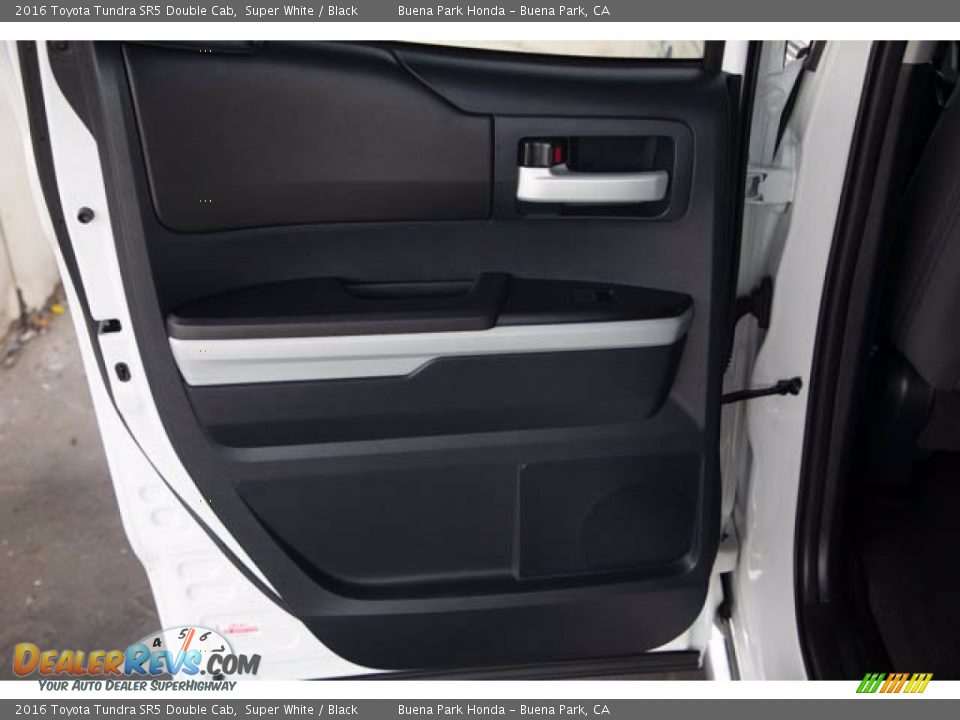 2016 Toyota Tundra SR5 Double Cab Super White / Black Photo #28