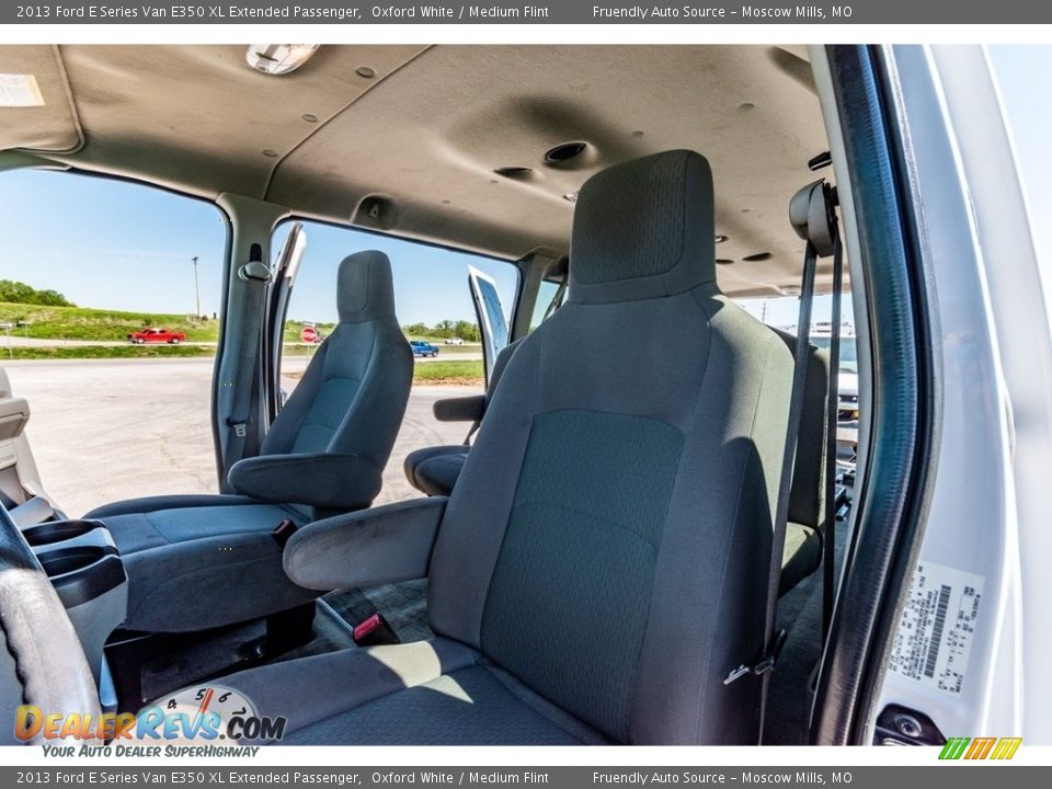 2013 Ford E Series Van E350 XL Extended Passenger Oxford White / Medium Flint Photo #17