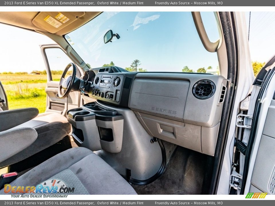 2013 Ford E Series Van E350 XL Extended Passenger Oxford White / Medium Flint Photo #26