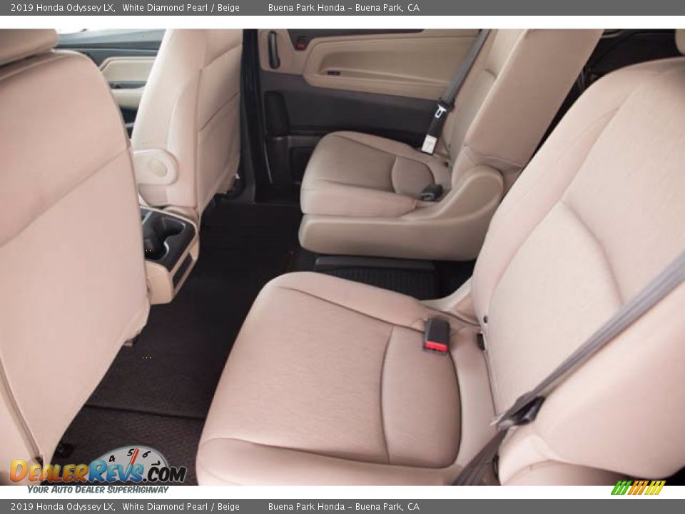 2019 Honda Odyssey LX White Diamond Pearl / Beige Photo #4