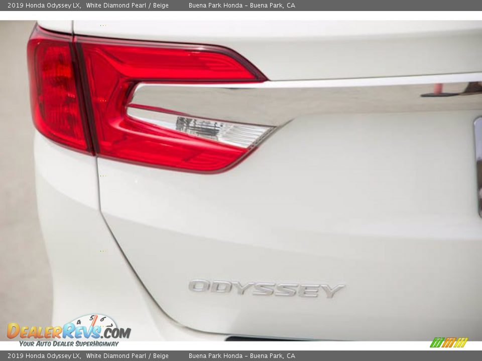 2019 Honda Odyssey LX White Diamond Pearl / Beige Photo #10