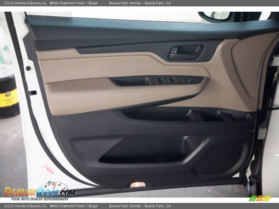 2019 Honda Odyssey LX White Diamond Pearl / Beige Photo #31