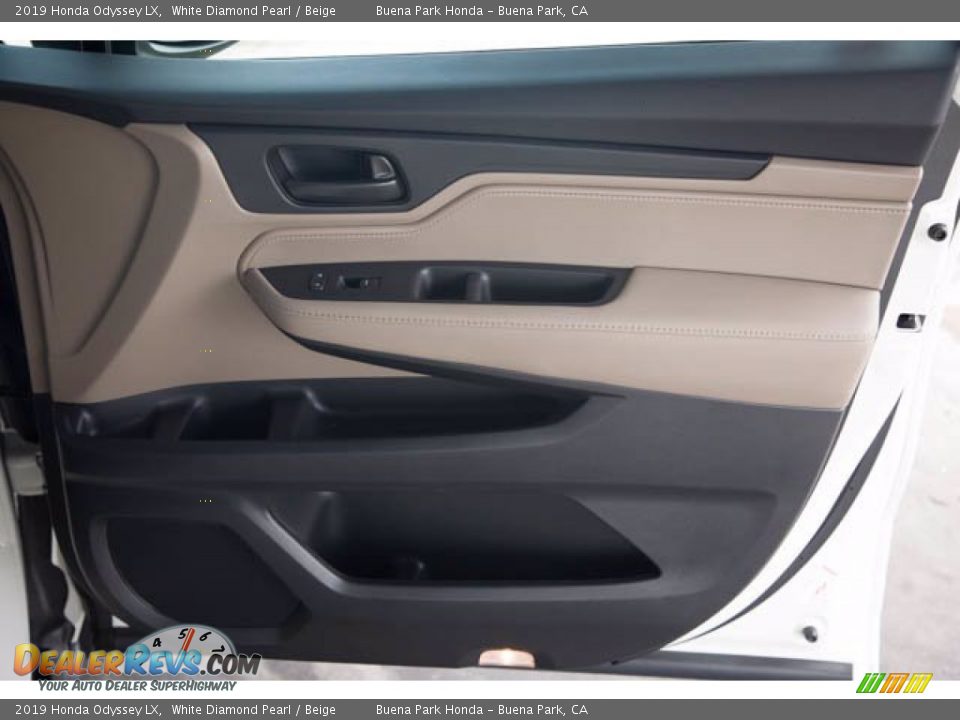 2019 Honda Odyssey LX White Diamond Pearl / Beige Photo #33