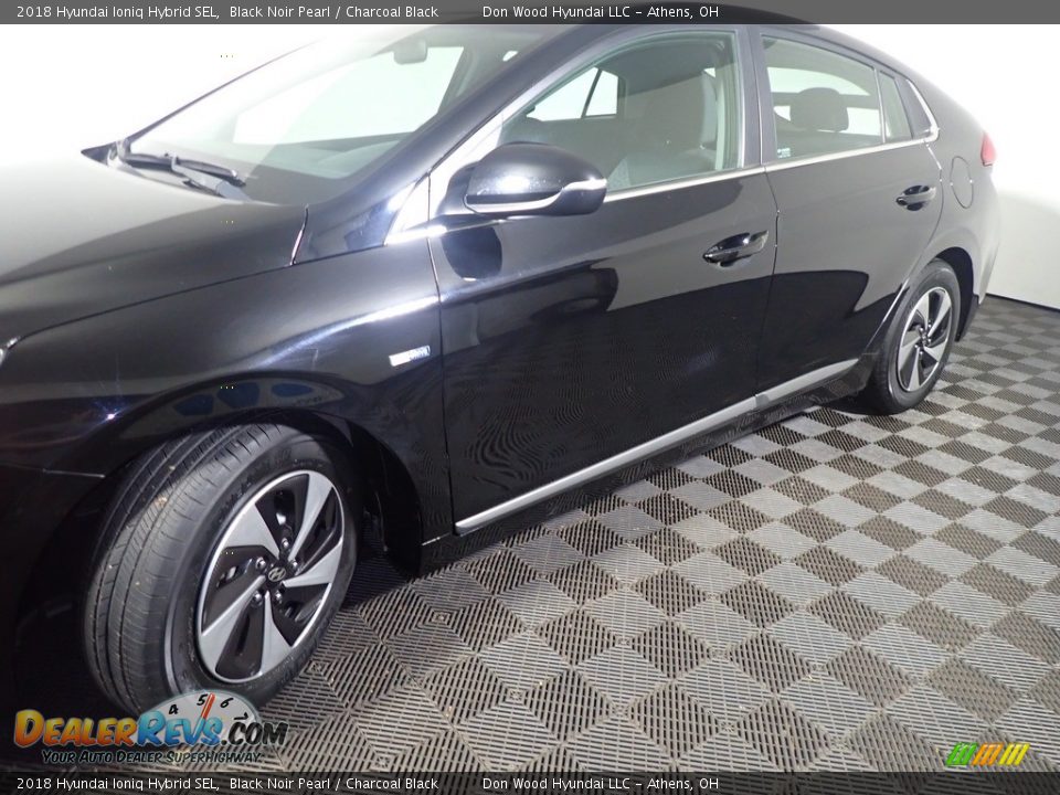 2018 Hyundai Ioniq Hybrid SEL Black Noir Pearl / Charcoal Black Photo #11