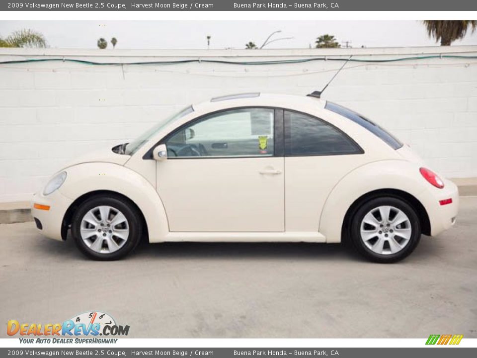 2009 Volkswagen New Beetle 2.5 Coupe Harvest Moon Beige / Cream Photo #10