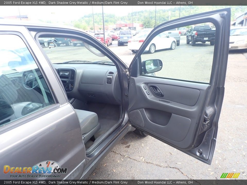 2005 Ford Escape XLS 4WD Dark Shadow Grey Metallic / Medium/Dark Flint Grey Photo #17