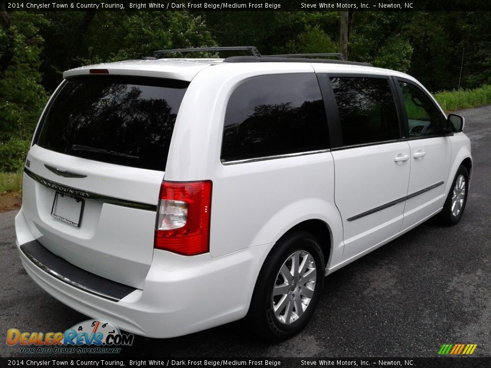 2014 Chrysler Town & Country Touring Bright White / Dark Frost Beige/Medium Frost Beige Photo #8