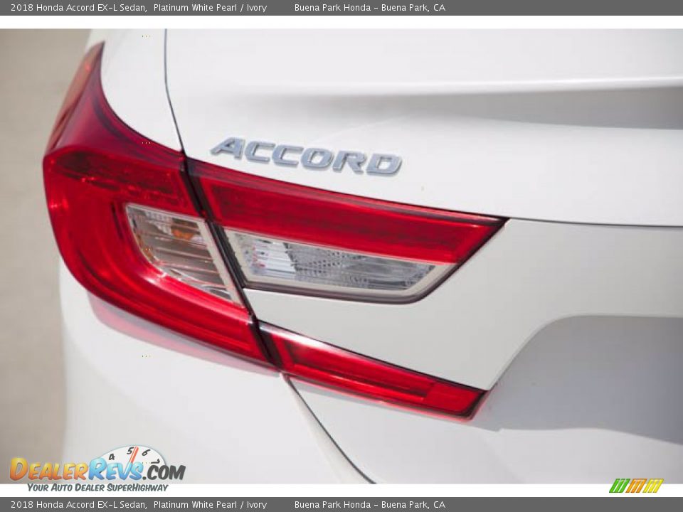 2018 Honda Accord EX-L Sedan Platinum White Pearl / Ivory Photo #10