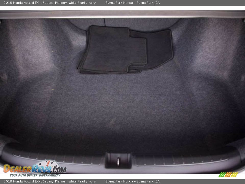 2018 Honda Accord EX-L Sedan Platinum White Pearl / Ivory Photo #21