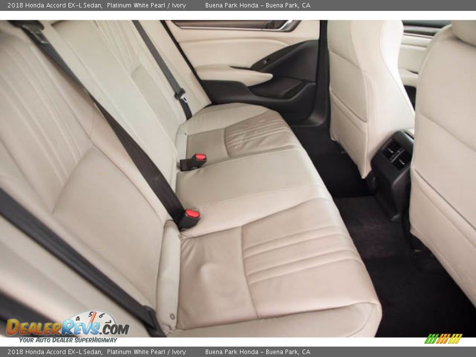 2018 Honda Accord EX-L Sedan Platinum White Pearl / Ivory Photo #22