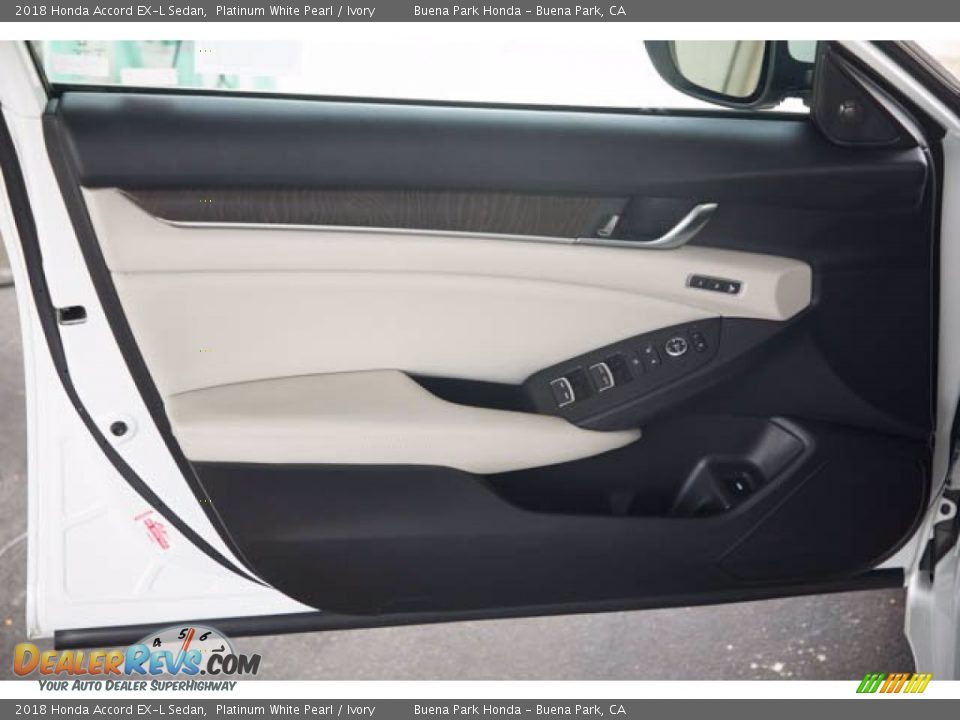2018 Honda Accord EX-L Sedan Platinum White Pearl / Ivory Photo #29