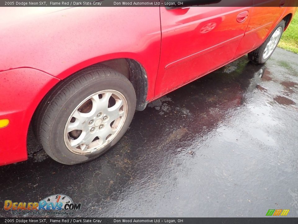2005 Dodge Neon SXT Flame Red / Dark Slate Gray Photo #6