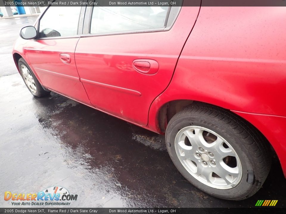 2005 Dodge Neon SXT Flame Red / Dark Slate Gray Photo #7