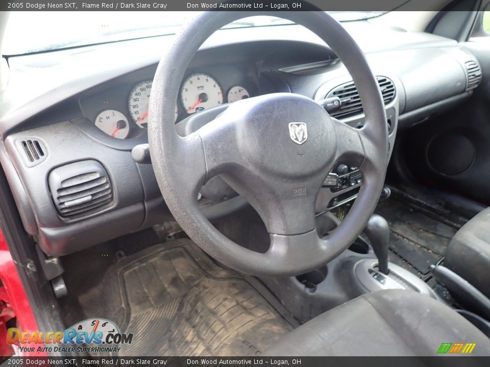 2005 Dodge Neon SXT Flame Red / Dark Slate Gray Photo #14