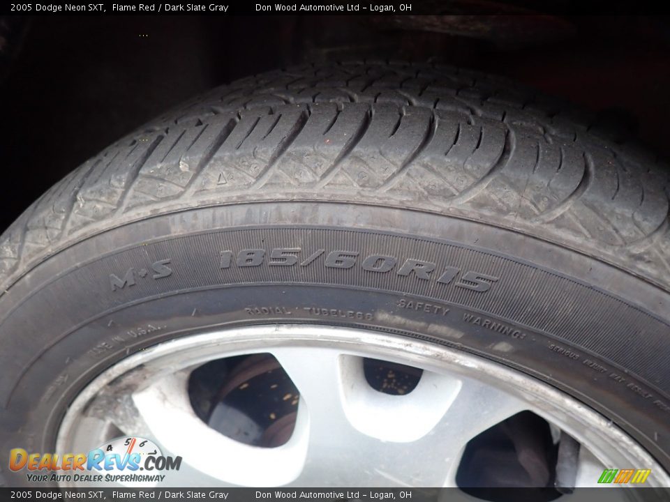 2005 Dodge Neon SXT Flame Red / Dark Slate Gray Photo #16