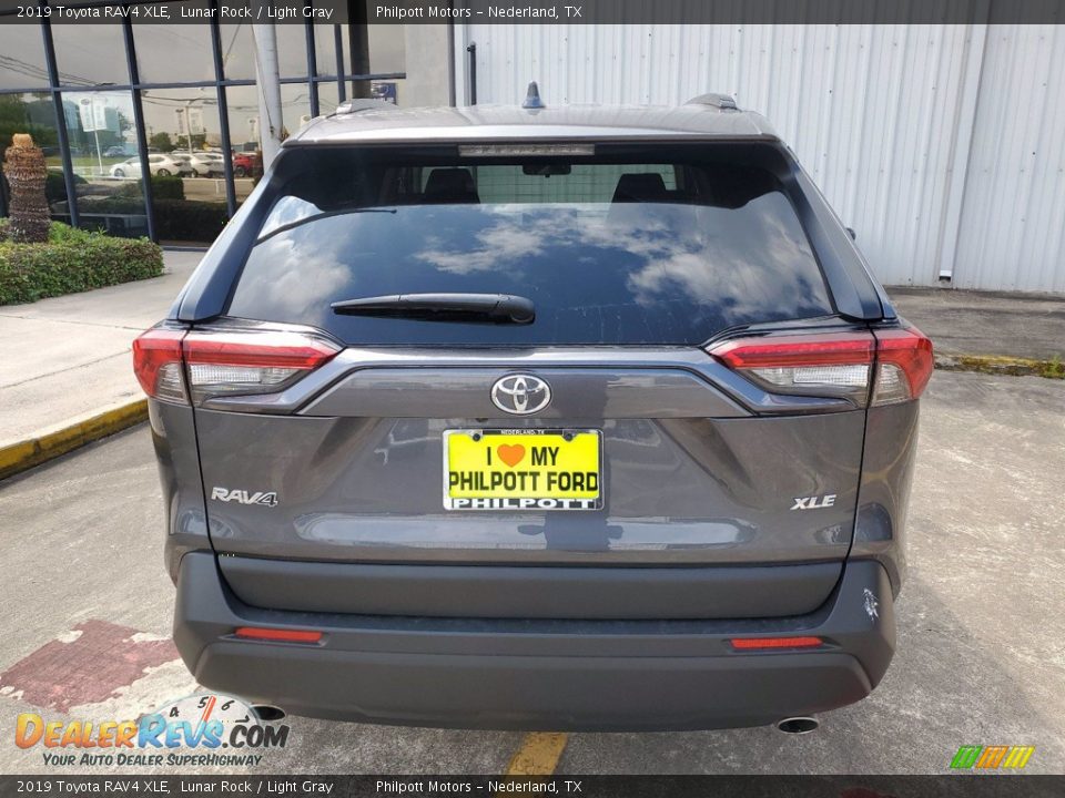 2019 Toyota RAV4 XLE Lunar Rock / Light Gray Photo #8