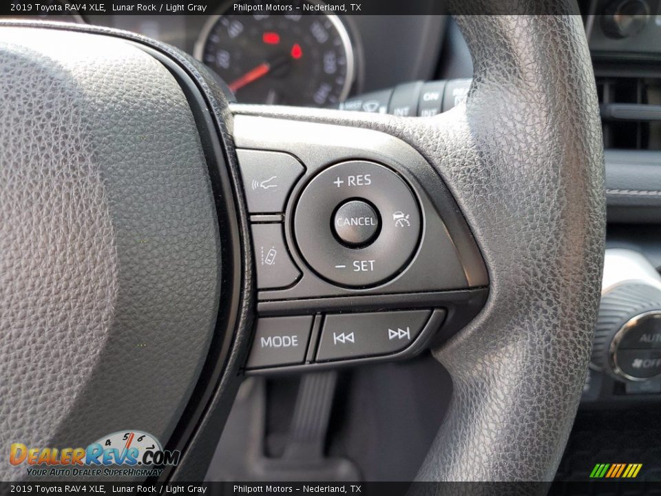 2019 Toyota RAV4 XLE Lunar Rock / Light Gray Photo #17