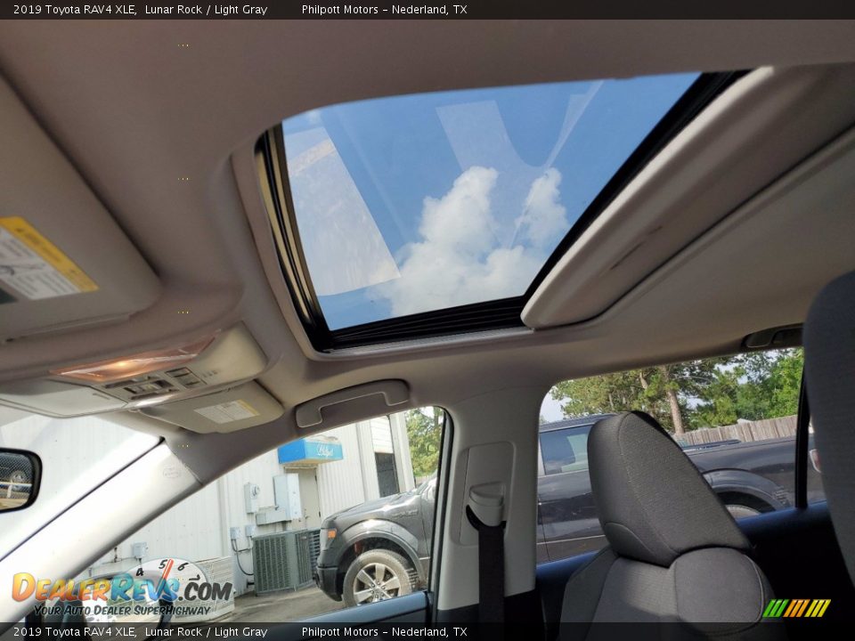 2019 Toyota RAV4 XLE Lunar Rock / Light Gray Photo #21