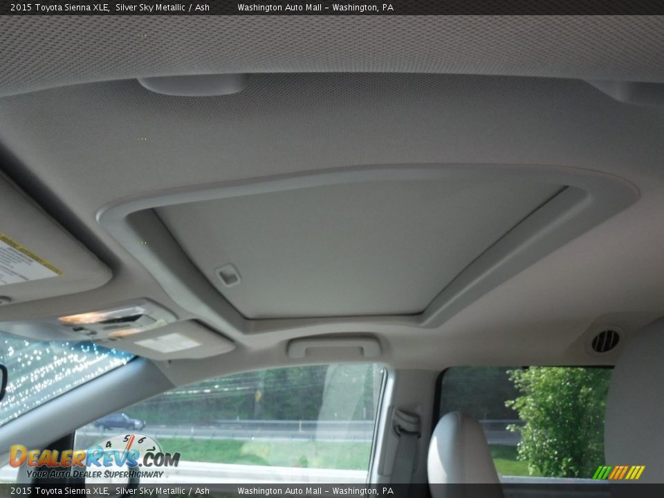 2015 Toyota Sienna XLE Silver Sky Metallic / Ash Photo #21